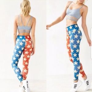 Teeki  Yoga Hot Pant legging 'Star Power' sz S